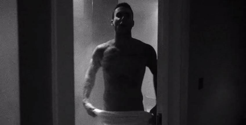 MAROON 5 nudo integrale di ADAM LEVINE nel video This Summers Gonna Hurt Like A Motherf****r MAROON 5 nudo integrale di ADAM LEVINE nel video This Summers Gonna Hurt Like A Motherf****r
