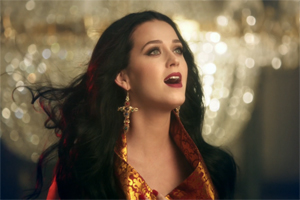 KATY PERRY è online il video del nuovo singolo UNCONDITIONALLY KATY PERRY è online il video del nuovo singolo UNCONDITIONALLY