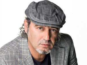 LUCA CARBONI, radio date per il singolo CÈ SEMPRE UNA CANZONE LUCA CARBONI, radio date per il singolo CÈ SEMPRE UNA CANZONE