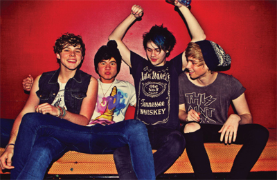 5 SECONDS OF SUMMER al 1°posto delle classifiche con She Looks So Perfect 5 SECONDS OF SUMMER al 1°posto delle classifiche con She Looks So Perfect