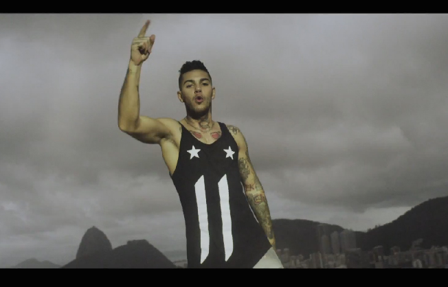 EMIS KILLA , DISCO D’ORO DIGITALE PER MARACANà EMIS KILLA , DISCO D’ORO DIGITALE PER MARACANÃ
