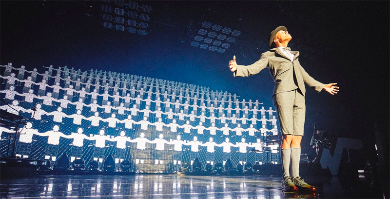 STROMAE dall11 dicembre in DVD e Blu-Ray Disc il concerto √ Live STROMAE dall11 dicembre in DVD e Blu-Ray Disc il concerto √ Live