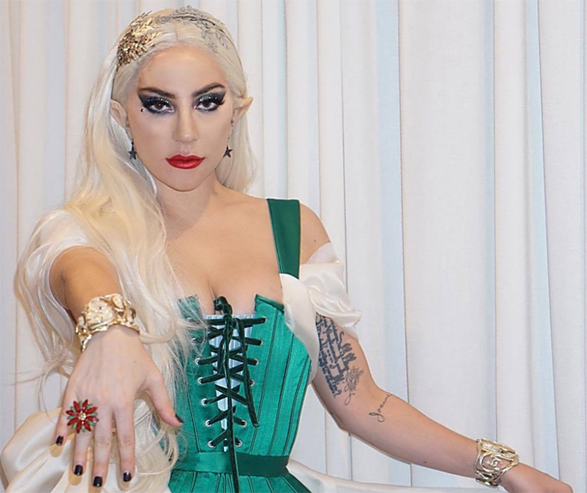 LADY GAGA torna in radio con il singolo JOANNE LADY GAGA torna in radio con il singolo JOANNE