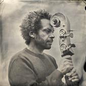 hit download Fantômes... Futurs    Kham Meslien