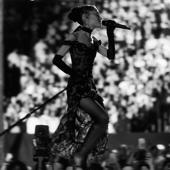 hit download petal – still here, still singing    Ariana Grande